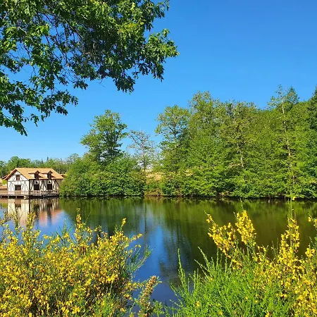 Le Chalet Du Moulin De Lapeyre Saint-Estephe (Dordogne)