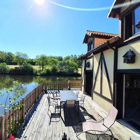 Le Chalet Du Moulin De Lapeyre * Saint-Estephe (Dordogne)
