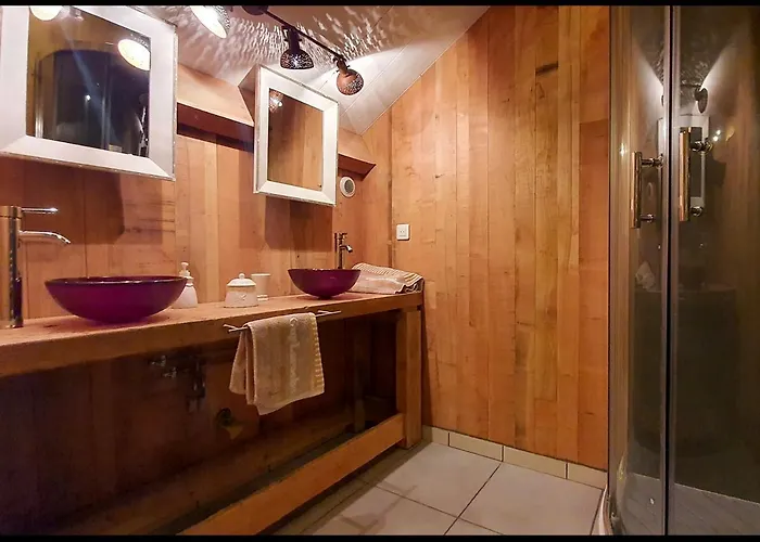 Le Chalet Du Moulin De Lapeyre * Saint-Estephe (Dordogne)