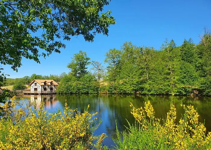 Le Chalet Du Moulin De Lapeyre Saint-Estephe (Dordogne)